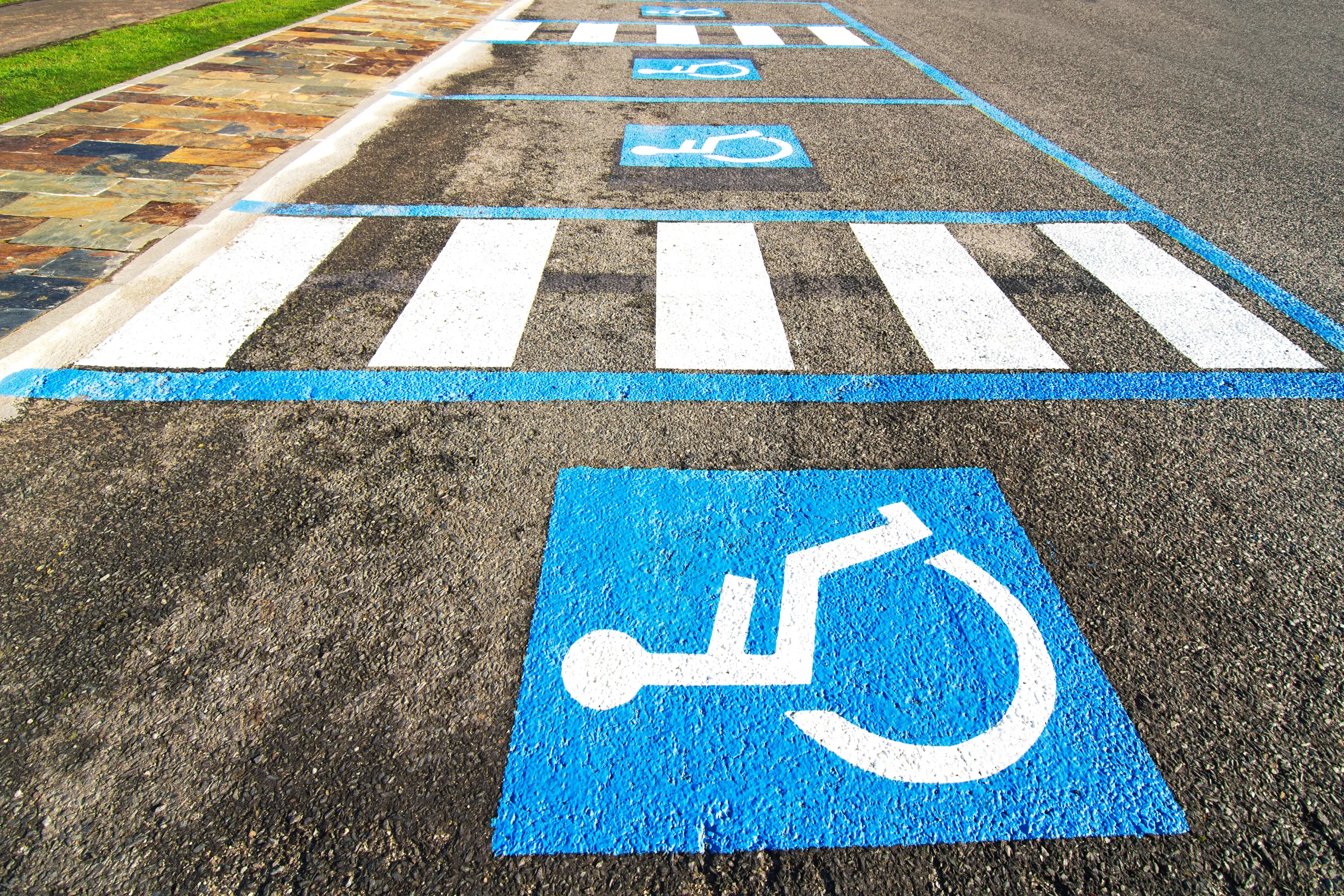 Area Parkir Khusus Penyandang Disabilitas