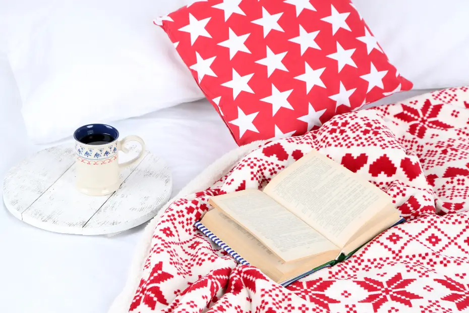 Bantal dan Selimut Bertema Natal