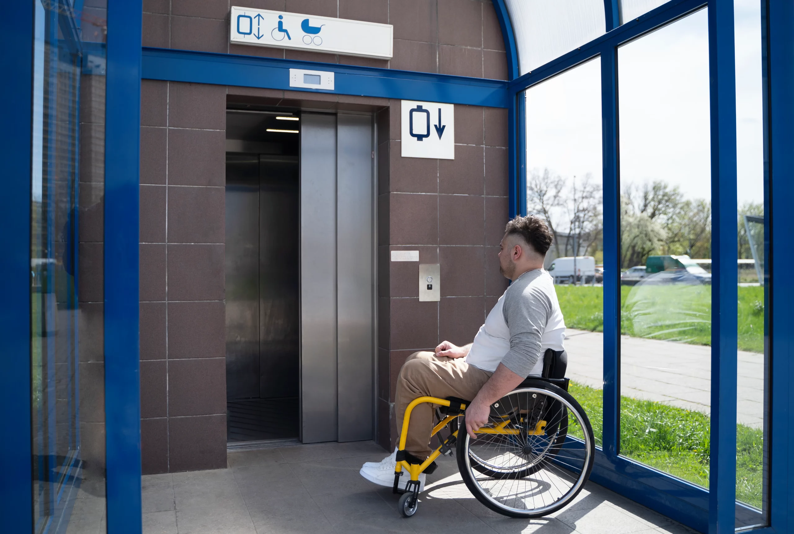 Fasilitas Lift Ramah Disabilitas