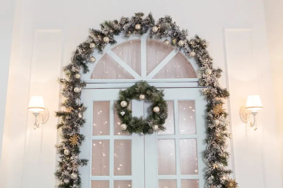 Menghias Pintu atau Dinding dengan Garland